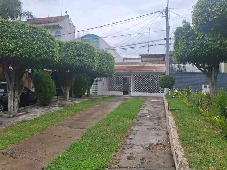 casa en venta calle paseo de los filosofos colinas de la normal guadalajara jalisco pez5fVn